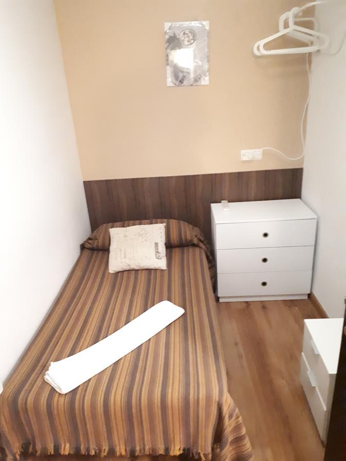 Hostal Oklahoma เรวส์ ภายนอก รูปภาพ